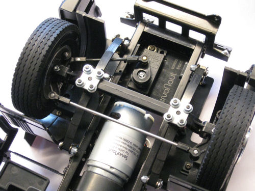 Motorhalterung für 1:16 unterwagen - links